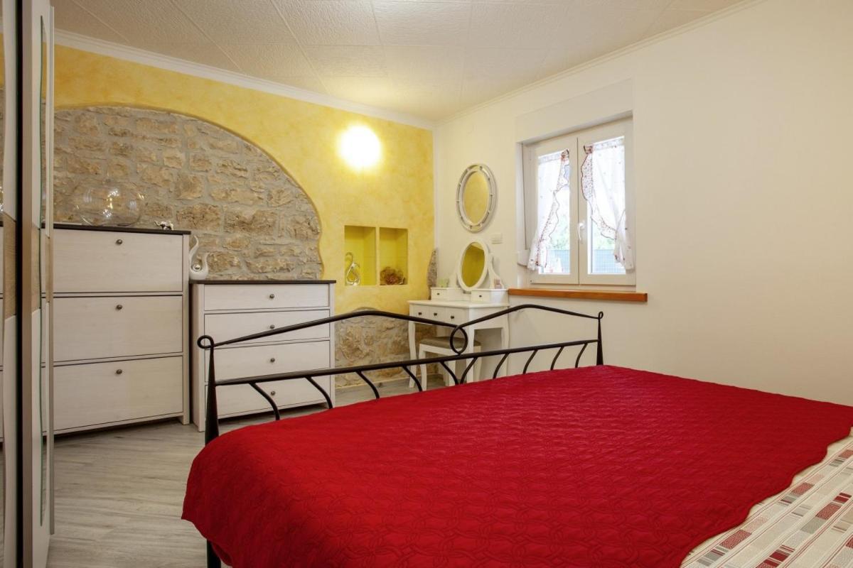 Dom wakacyjny Pokrajac In Rovinjsko Selo - Haus Fuer 4-5 Personen *