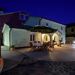 Pokrajac In Rovinjsko Selo - Haus Fuer 4-5 Personen