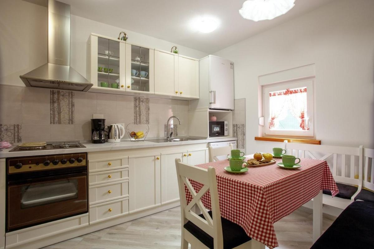Pokrajac In Rovinjsko Selo - Haus Fuer 4-5 Personen * Rovinj
