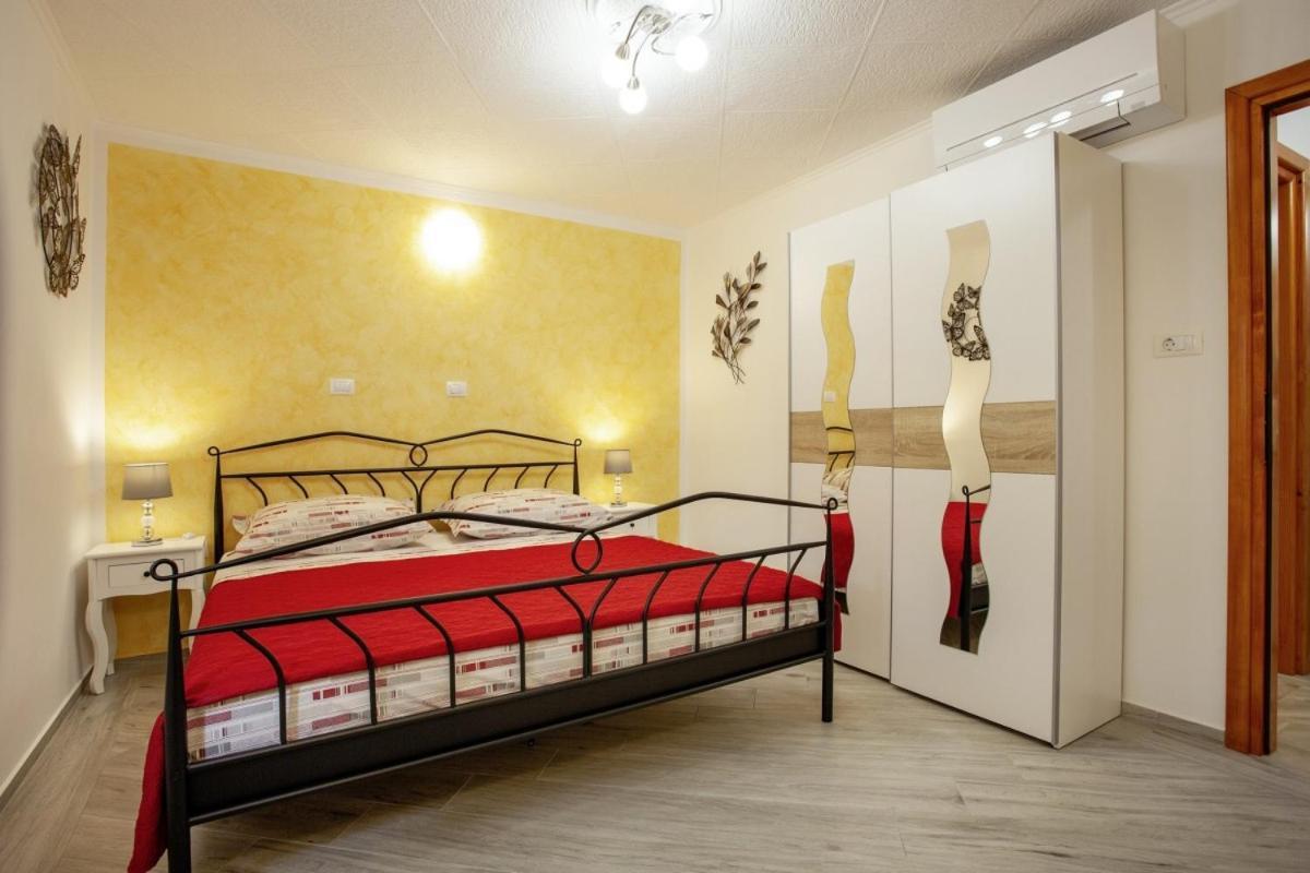Pokrajac In Rovinjsko Selo - Haus Fuer 4-5 Personen Vikendica Rovinj