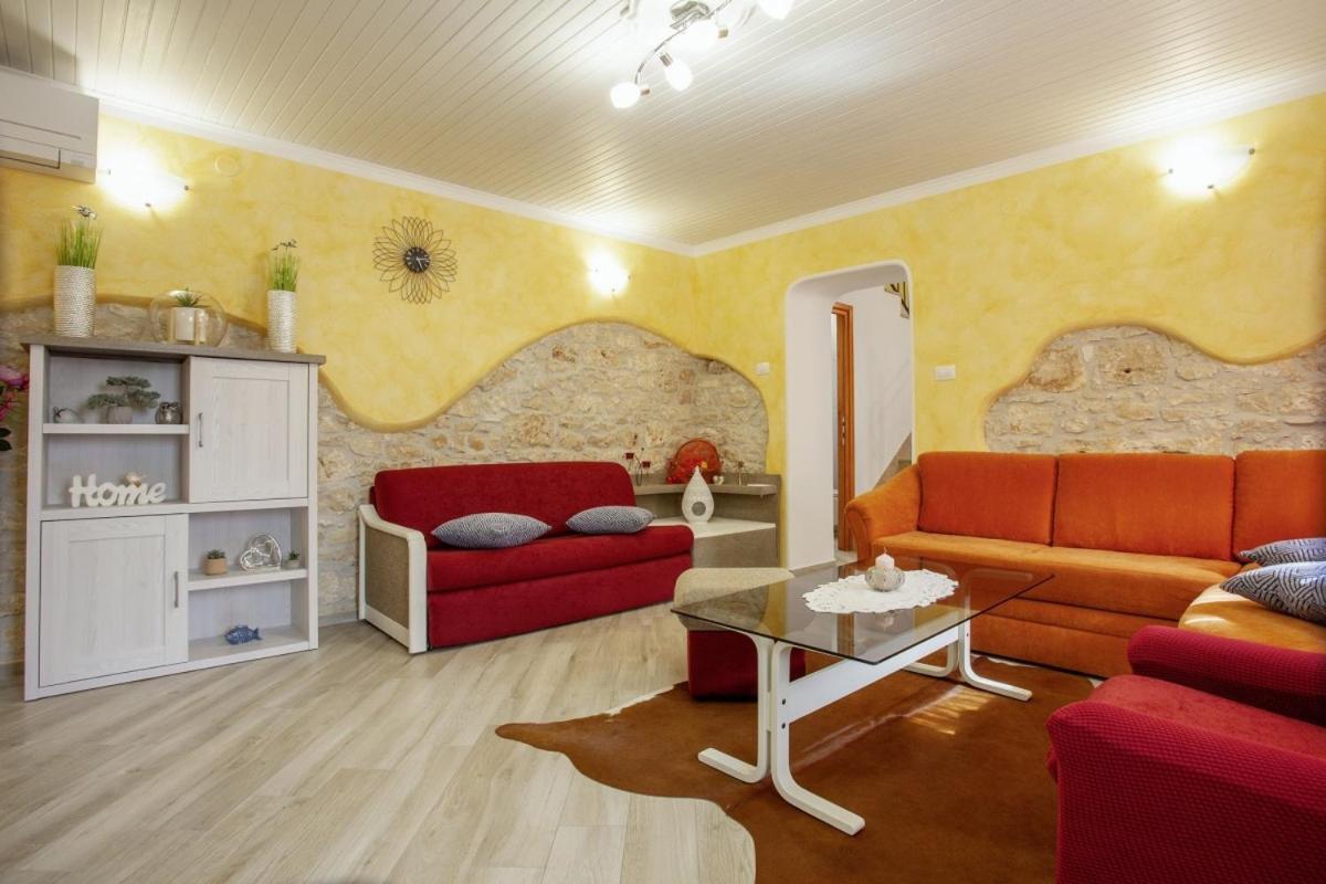 Pokrajac In Rovinjsko Selo - Haus Fuer 4-5 Personen Rovinj